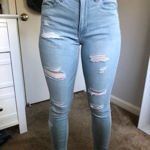 AMERICAN EAGLE Ripped jeggings. Size 10 regular